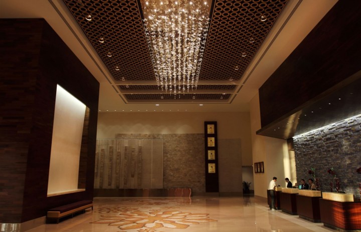  Preciosa_Lighting_Al_Ghurair_Rotana_Dubai_UAE_Interior_2_medium 